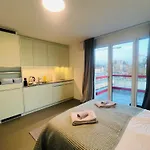 Modern Living, Luxe * ציריך