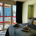 Modern Living, Luxe
