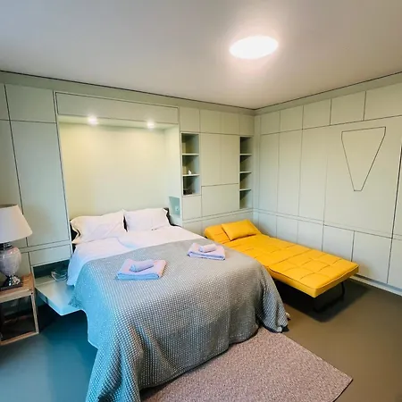Modern Living, Luxe